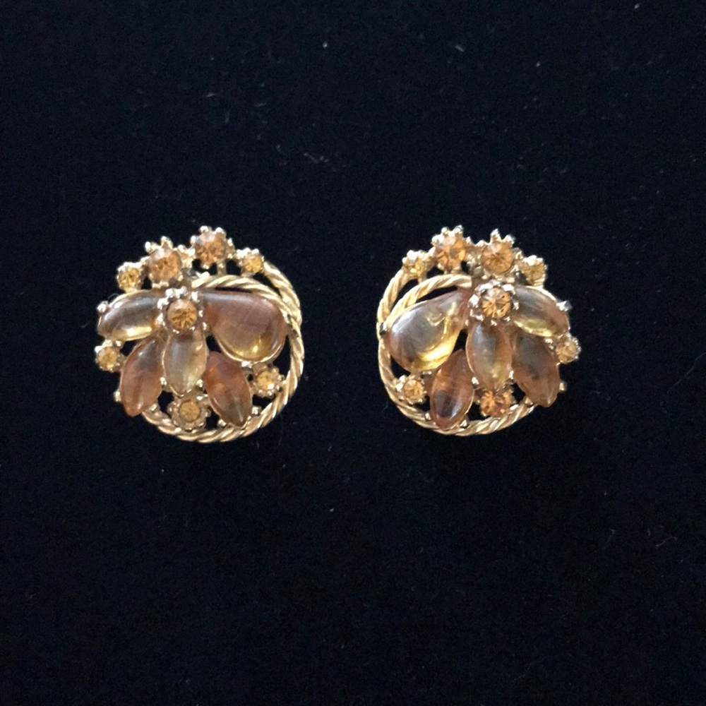 Vintage ART Clip on earrings